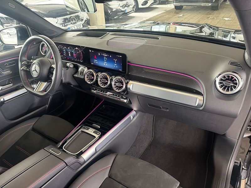 Mercedes-Benz GLB 200d 4MATIC - fotka 20 z 20