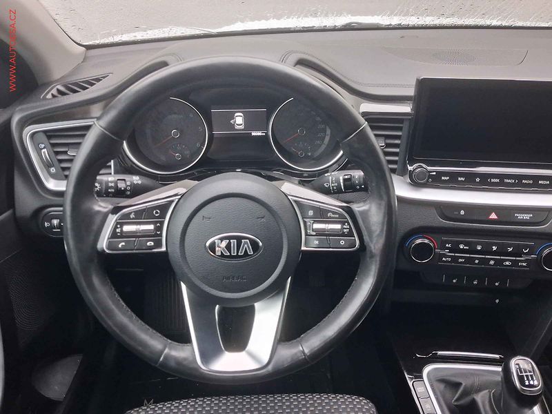 Kia XCeed (2020) 1.6 CRDi, 2.maj,ČR, TZ, LED - fotka 11 z 20