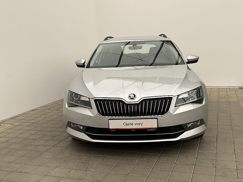 Škoda Superb 2.0 TDI Ambition - fotka 4 z 27