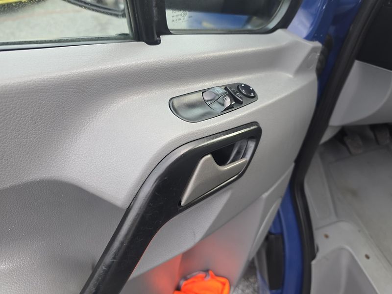 Volkswagen Crafter 2.5 TDI 100kw 6ti 8 Paleta - fotka 34 z 37