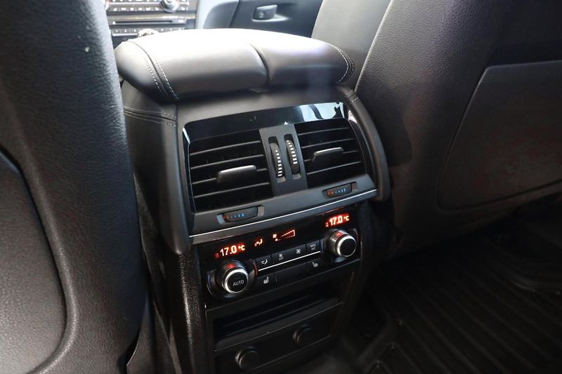 BMW X5 M - fotka 24 z 28