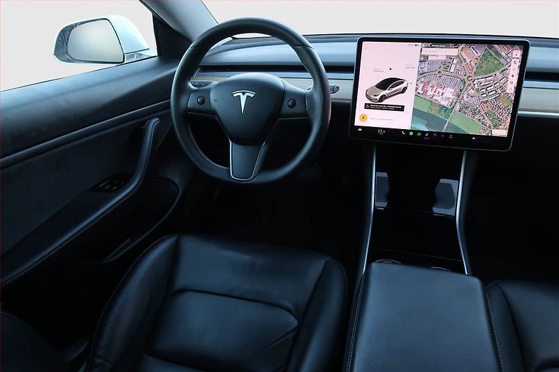Tesla Model 3 (2019) Long Range 4WD 78kWh, SoH 85% - fotka 7 z 20