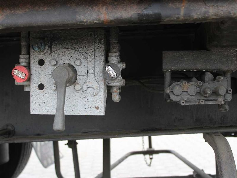 Krone SD SDP 27 WKE, ZVEDACÍ NÁPRAVA - fotka 7 z 13