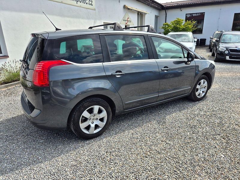 Peugeot 5008 (2011) 1.6  HDI Serviska - fotka 3 z 33