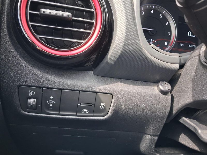 Hyundai Kona 1.0 T-GDI 88kW - fotka 13 z 25