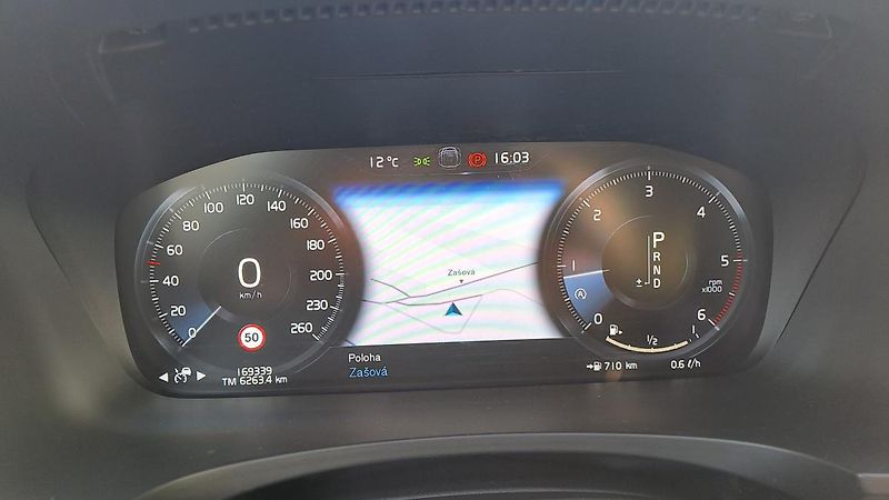 Volvo V90 2.0 D4 Momentum NAVI Automat - fotka 28 z 33