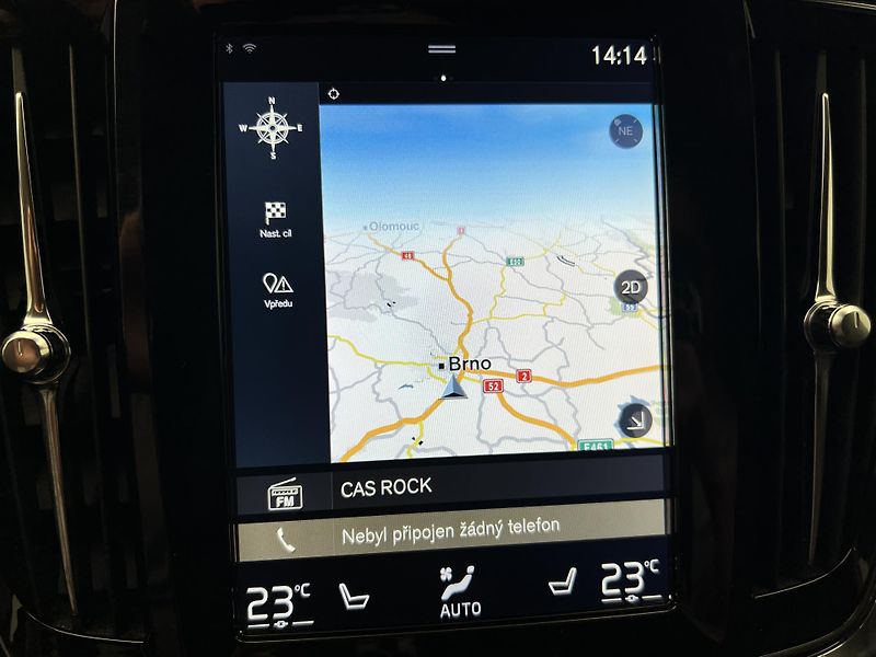 Volvo S90 D4 AWD MOMENTUM AUT - fotka 27 z 44