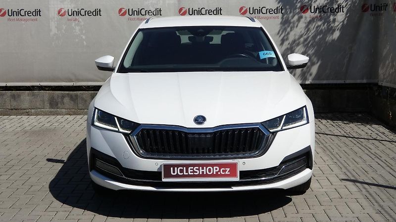 Škoda Octavia Combi 1,5 TSI Style - fotka 2 z 24