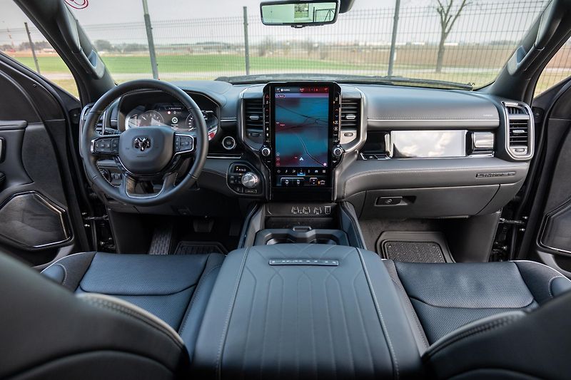 Dodge RAM (2025) 1500 LIMITED 3.0l - fotka 12 z 15