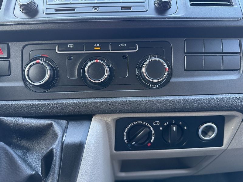 Volkswagen Transporter (2019) 2.0TDi Klima 5Míst Bluetooth - fotka 9 z 49