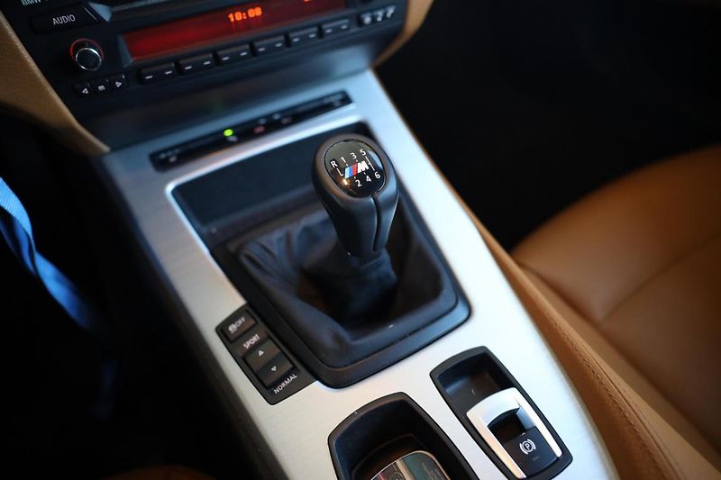 BMW Z4 sDrive 23I - fotka 15 z 30
