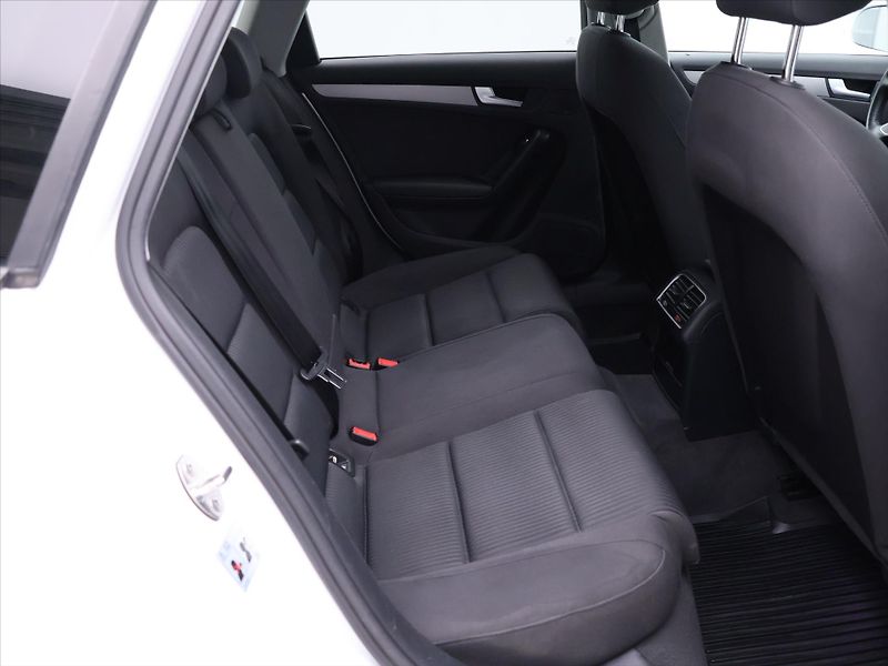 Audi A4 3,0 TDI 180kW Aut. quattro - fotka 11 z 30