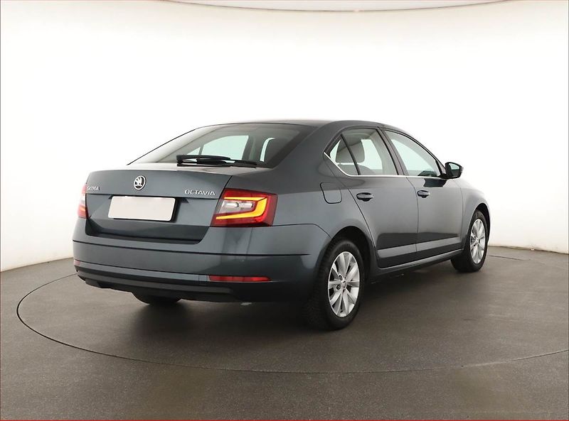 Škoda Octavia (2018) 1.6 TDI, Tempomat - fotka 5 z 14