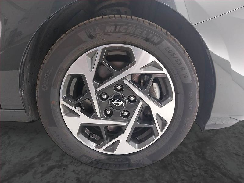 Hyundai i30 (2025) 1.0 T-GDI, COMFORT - fotka 15 z 18