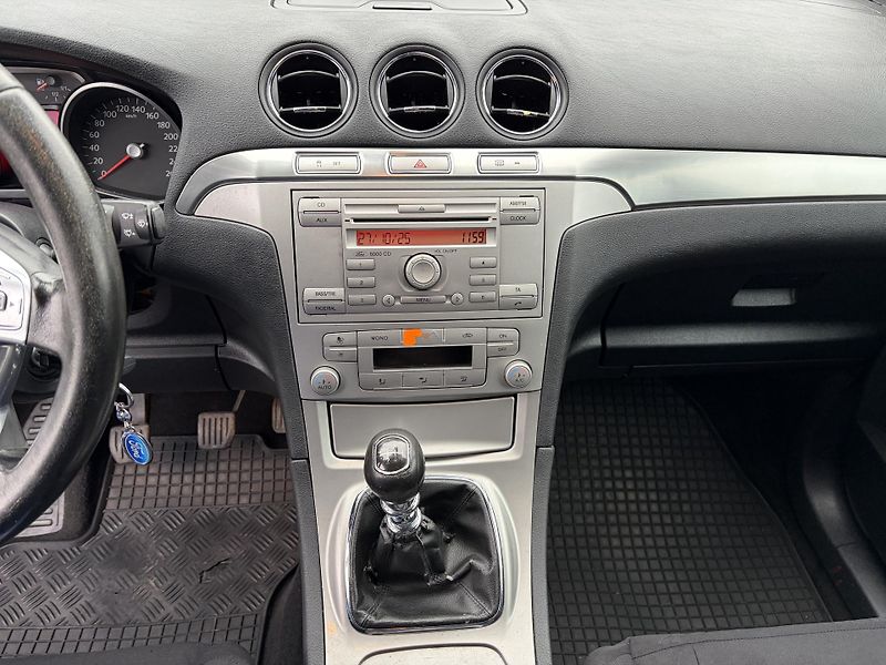 Ford S-MAX - fotka 17 z 20
