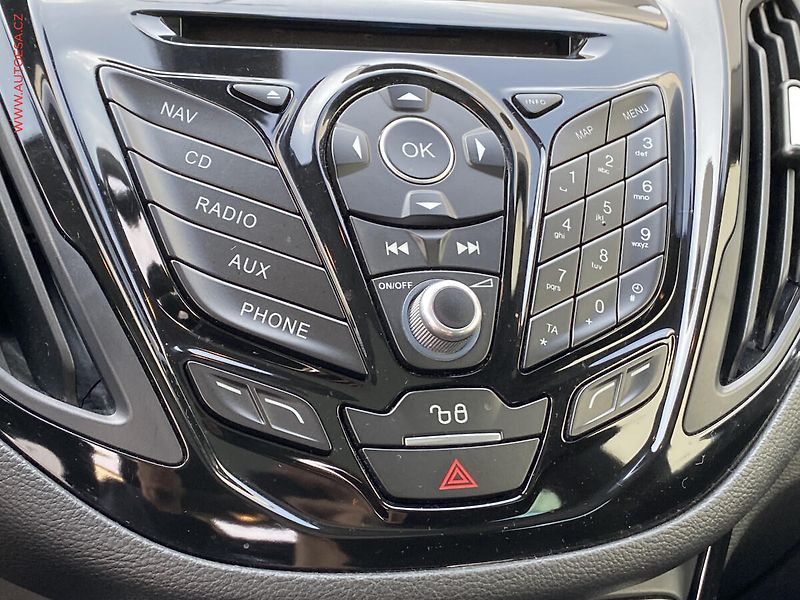 Ford B-MAX (2015) 1.0EB, Titanium, navi, panor - fotka 15 z 19