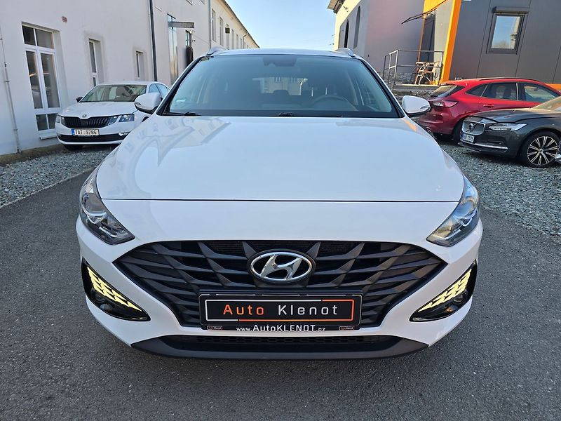 Hyundai i30 1.6CRDi COMFORT LED KAMERA NAV - fotka 3 z 35