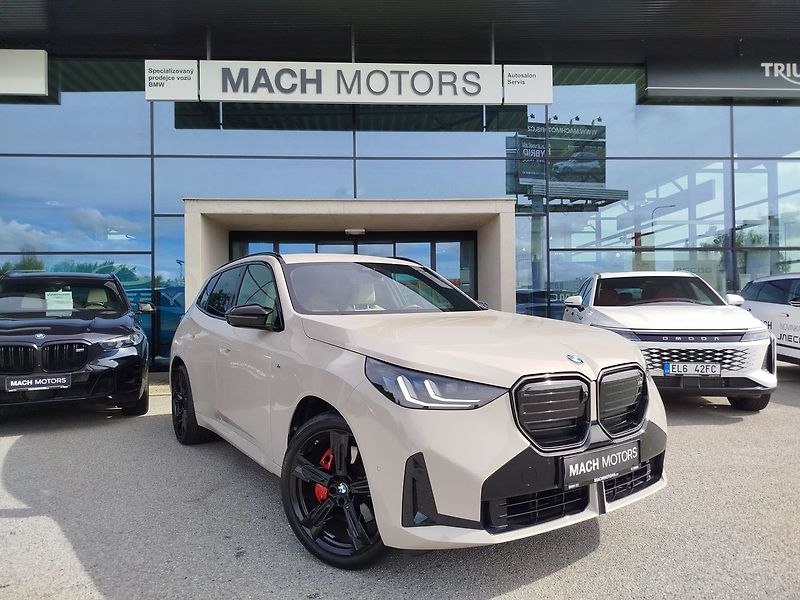 BMW X3 M50 xDrive - fotka 2 z 38