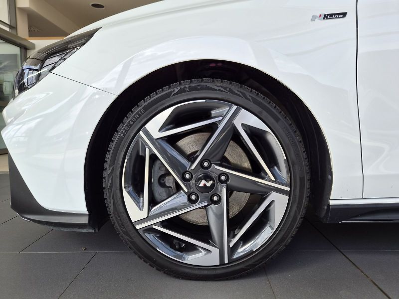 Hyundai i30 1.5 T-GDI/103kW N-Line DCT - P - fotka 4 z 38