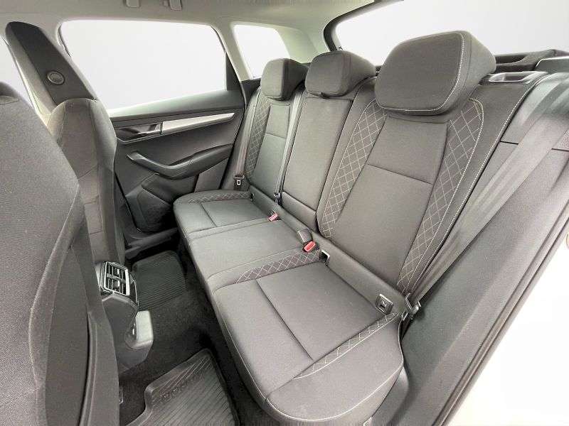Škoda Karoq (2019) 1.5 TSI 110 kW Ambition Plus - fotka 22 z 31