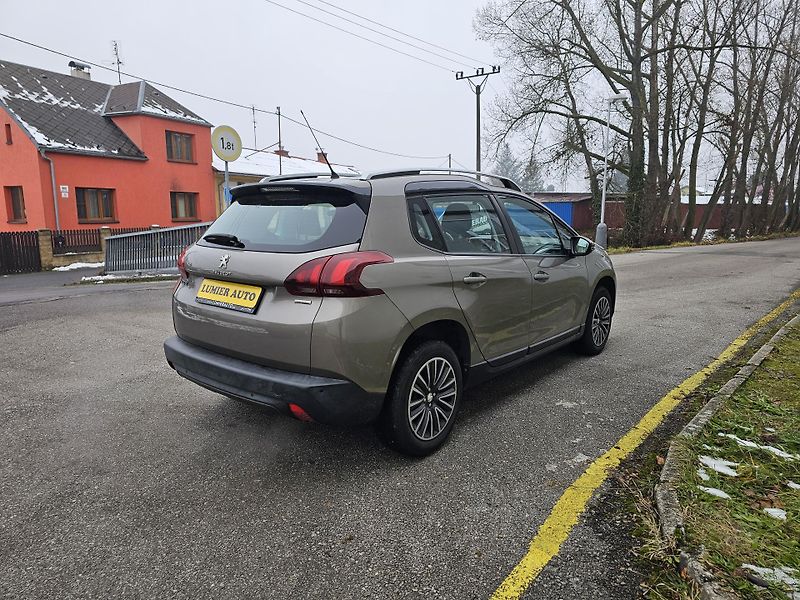 Peugeot 2008 (2017) 1.2 Pure Tech 81KW - fotka 5 z 22