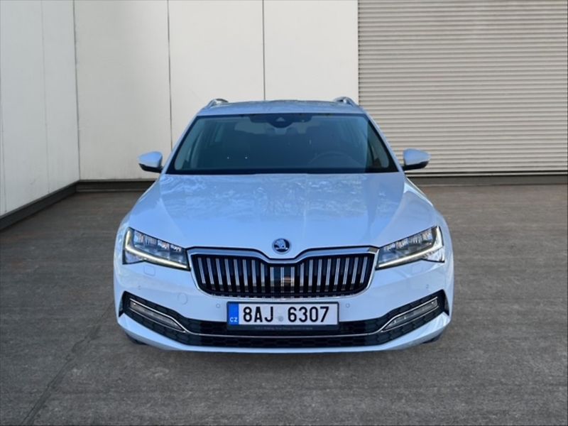 Škoda Superb 2,0 TSI 140 Style AT - fotka 2 z 11