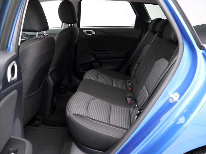 Kia Ceed 1,5 118 kW T-GDI CZ Zaruka LED - fotka 13 z 32