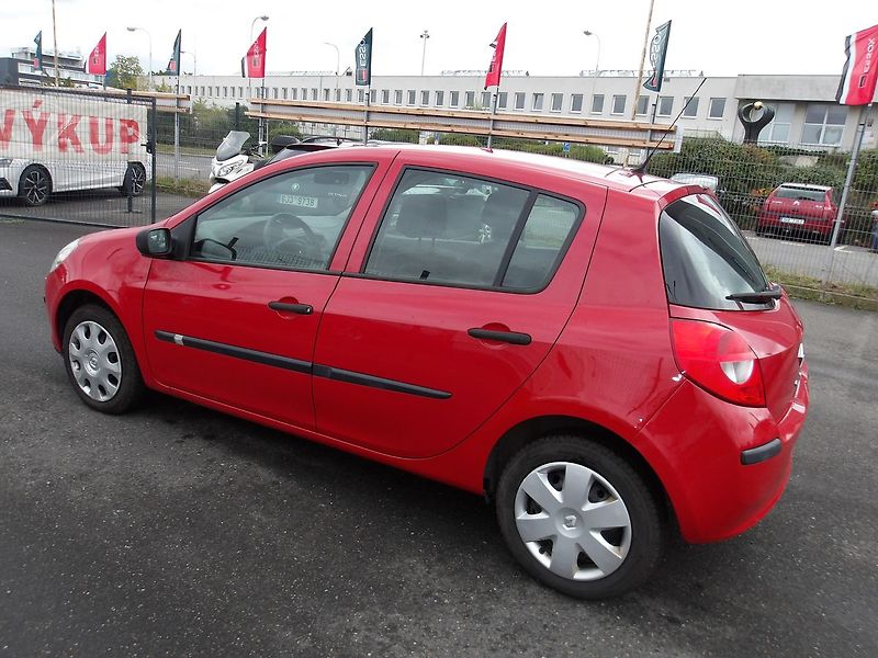 Renault Clio 1,2i ČR NAJ.62000 km !!! - fotka 9 z 31