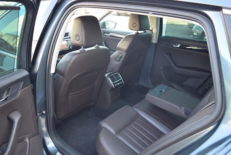 Škoda Superb (2017) 2.0TDI 110kw 4x4 L&K PAN TAŽNÉ - fotka 17 z 50