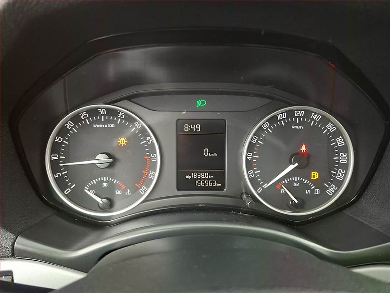 Škoda Octavia (2011) 1.6 TDI, Tempomat - fotka 11 z 13