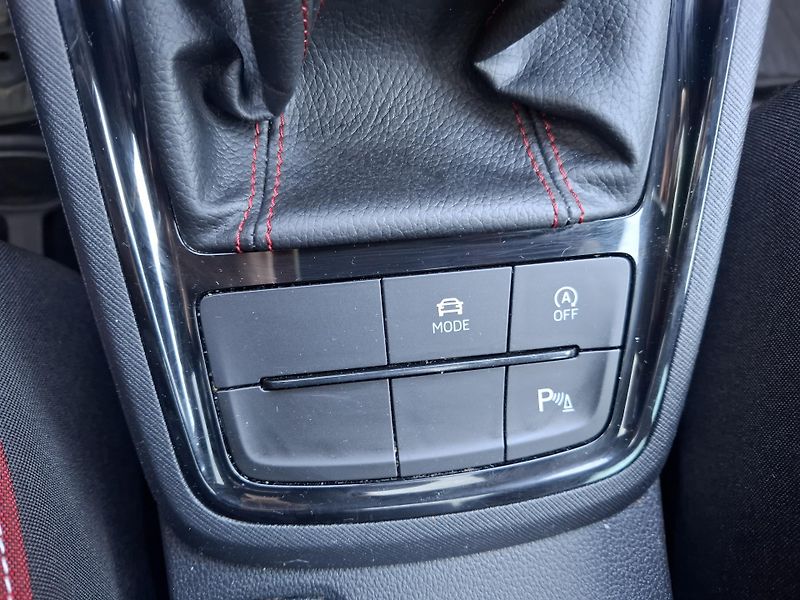 Škoda Kamiq (2020) 1.6 TDI,Monte Carlo,CZ,Top  - fotka 19 z 23