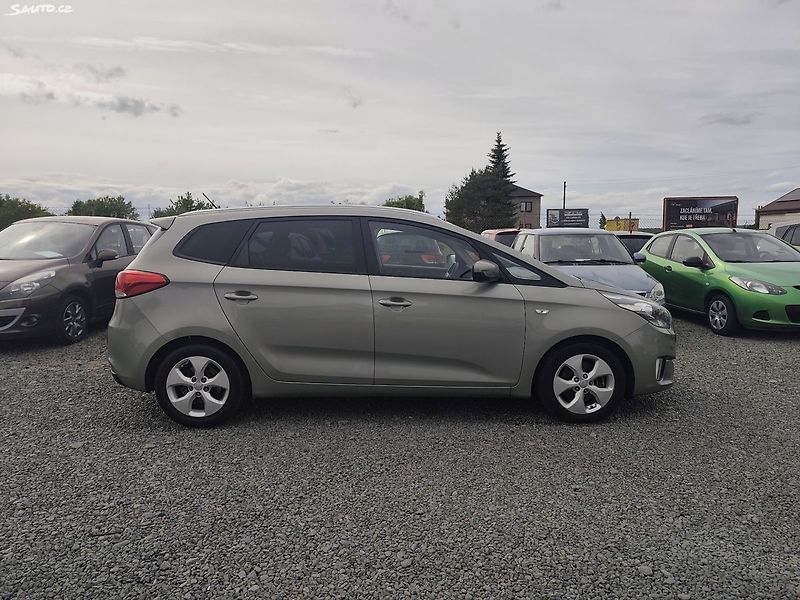 Kia Carens (2013) - fotka 8 z 33