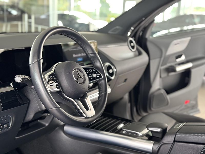 Mercedes-Benz GLA 200d AUT*Distronic*Tažné*DPH - fotka 12 z 37