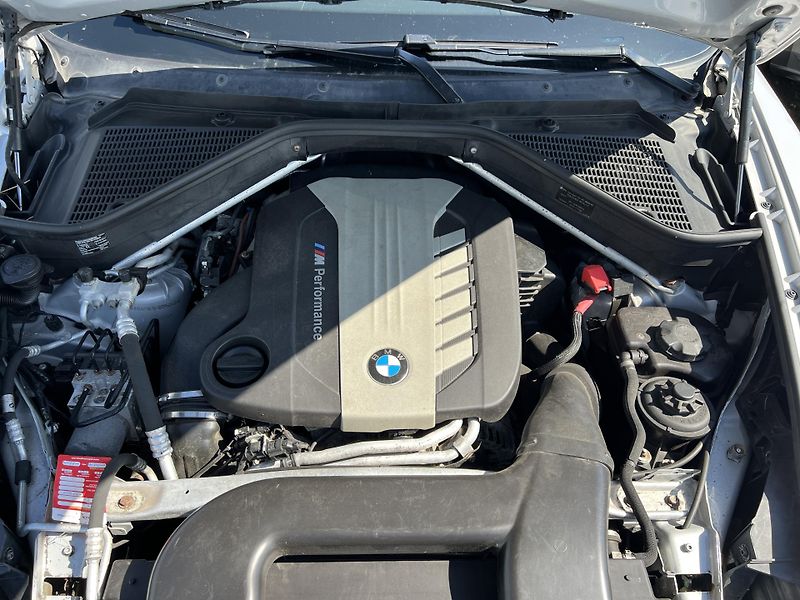BMW X6 M50D xDrive 280kw KOUPENO V ČR - fotka 43 z 47