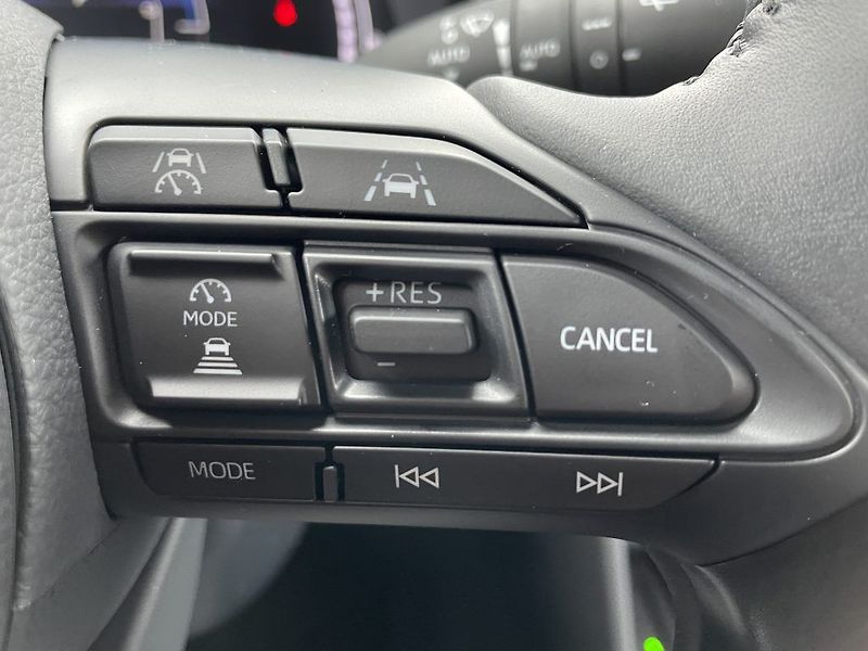 Toyota Yaris Cross 1.5 Hybrid 130k ODBĚR IHNED - fotka 22 z 29