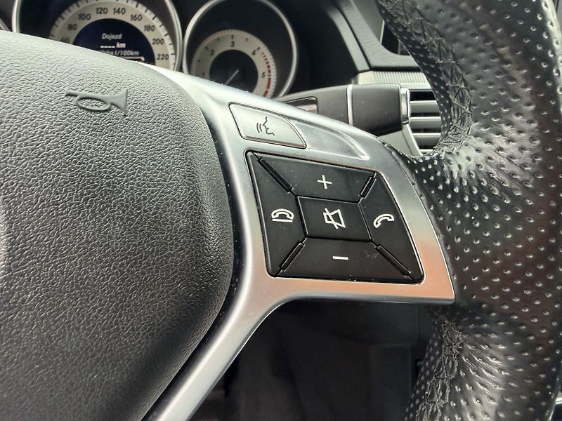 Mercedes-Benz Třídy E (2014) E 350CDI 4MATIC AMG  - fotka 15 z 25