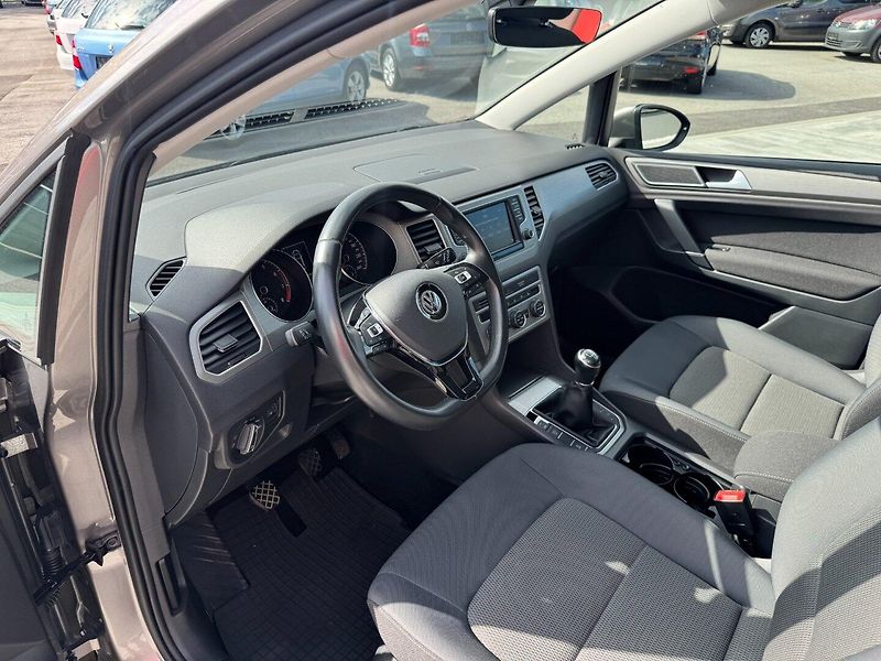 Volkswagen Golf Sportsvan (2016) Comfortline 1,2 TSI 81 KW - fotka 10 z 38