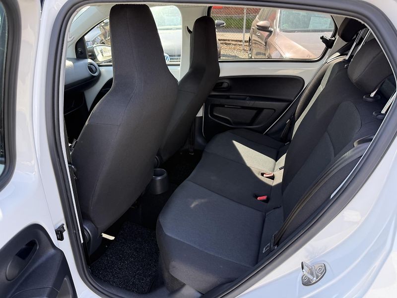 Škoda Citigo 1.0 MPI - fotka 9 z 13