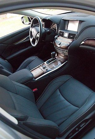 Infiniti Q70.