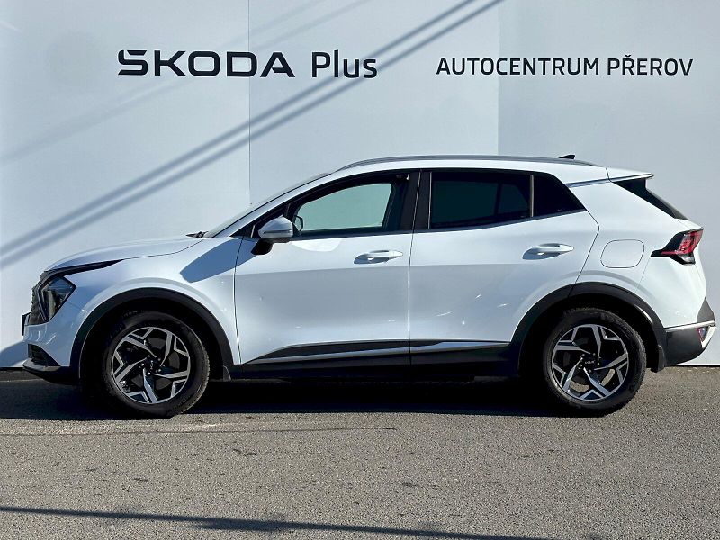 Kia Sportage (2022) 1.6 T-GDI 110kW - fotka 3 z 35