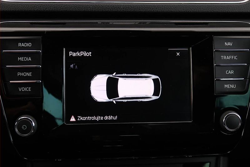 Škoda Superb (2016) Style 2.0 TDI, Automat, Kůže - fotka 19 z 19