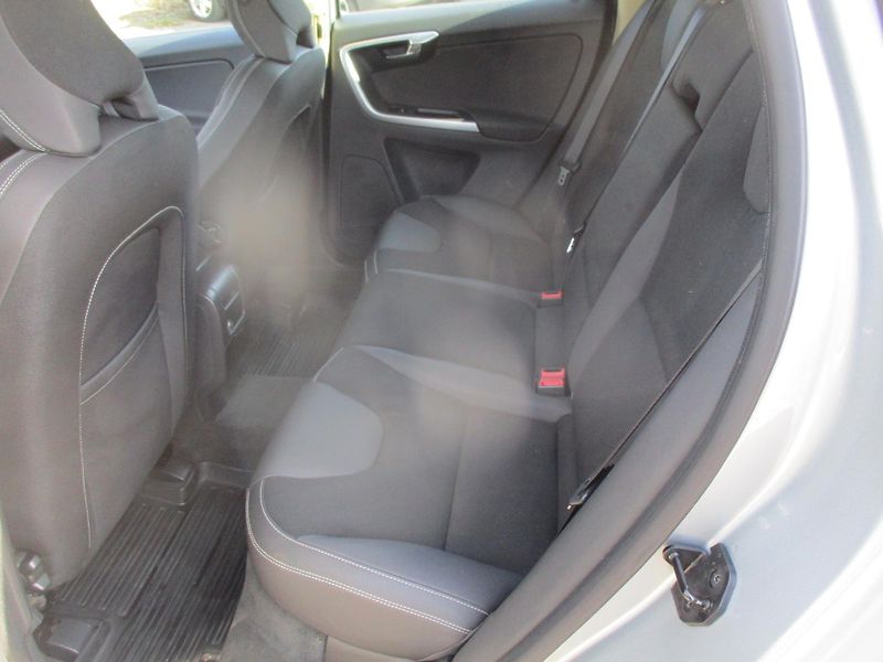 Volvo XC60 2.4 D5*136kW*AWD*197TKM*6MAN.P - fotka 40 z 48