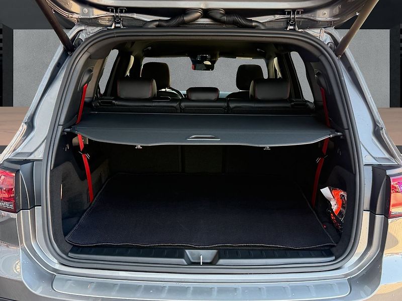 Mercedes-Benz GLB 35 AMG 4MATIC - fotka 13 z 40