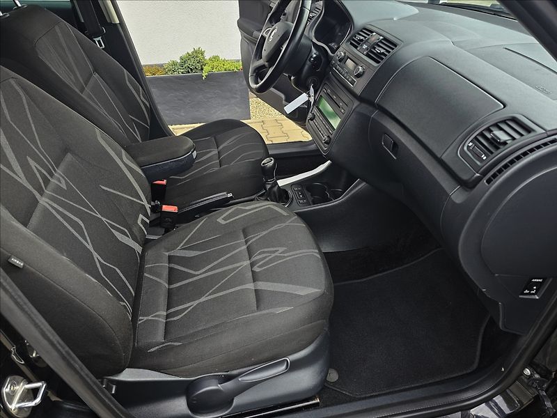 Škoda Fabia II 1,2 TSi 63KW Fresch ALU - fotka 30 z 49