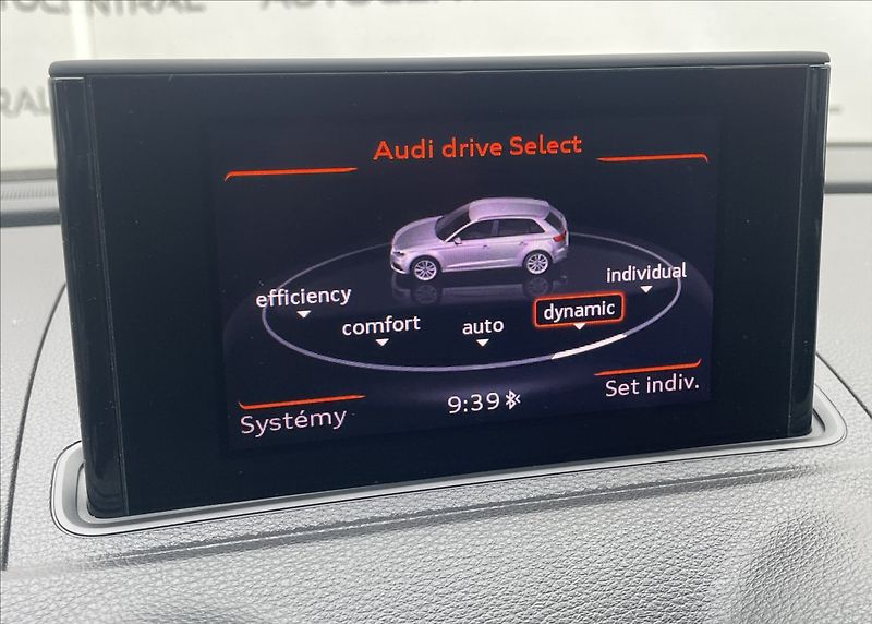 Audi A3 1,4 TFSI  S-line 90kw, Navi , - fotka 17 z 24