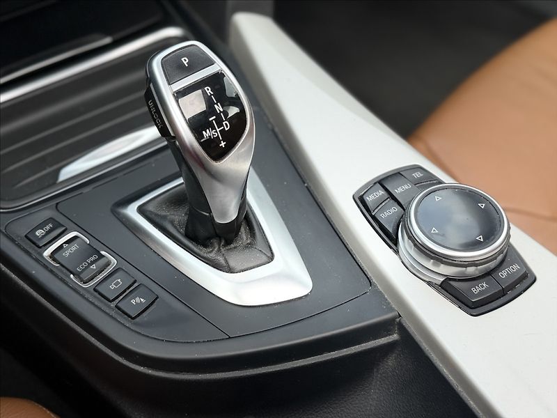 BMW Řada 3 2,0 XDRIVE NAVI,LED,PANO,DPH - fotka 17 z 39