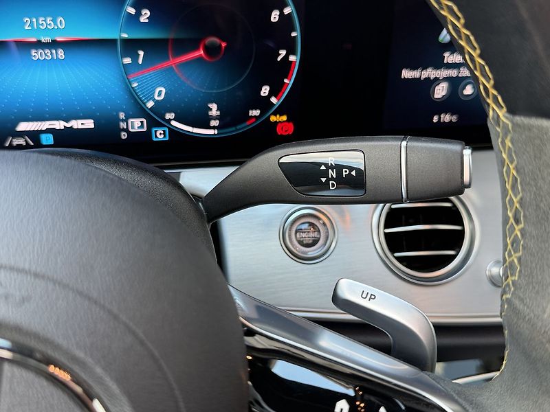 Mercedes-Benz Třídy E 63 S AMG - fotka 21 z 47