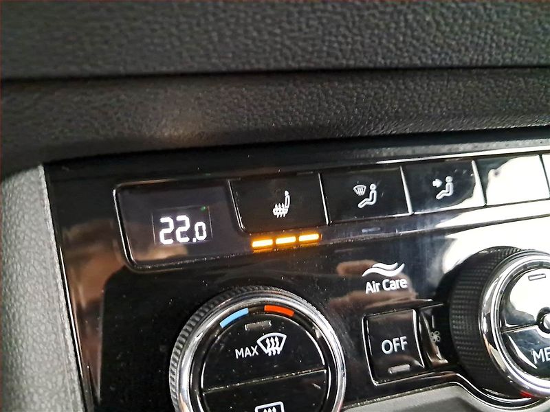 Škoda Karoq (2021) Sportline 1.5 TSI - fotka 17 z 28