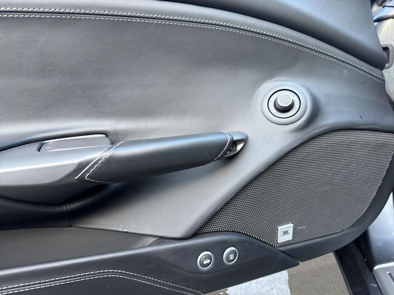 Ferrari 488 (2016) SPIDER CARBON RACING SEATS - fotka 12 z 27