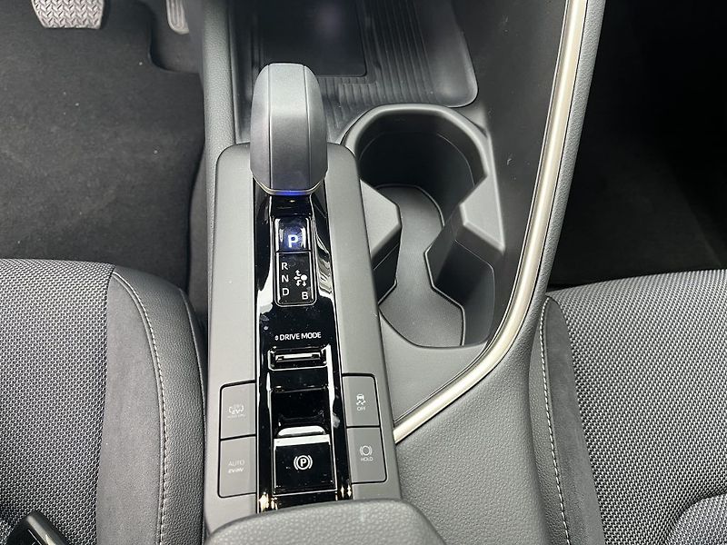 Toyota C-HR 2.0L PHEV Executive - fotka 21 z 26